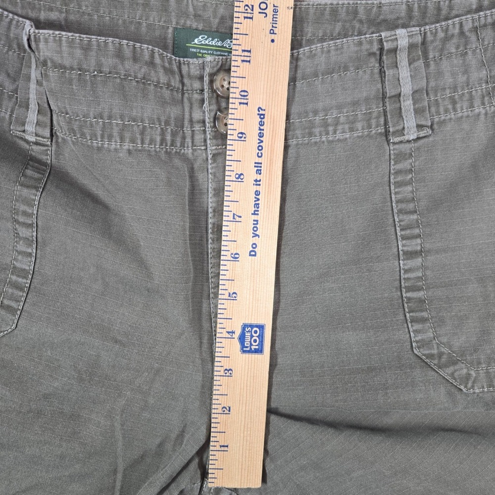 Eddie Bauer Womens 18 Olive Green Ripstop Cotton Cargo Shorts Lot of 2 - Picture 4 of 10